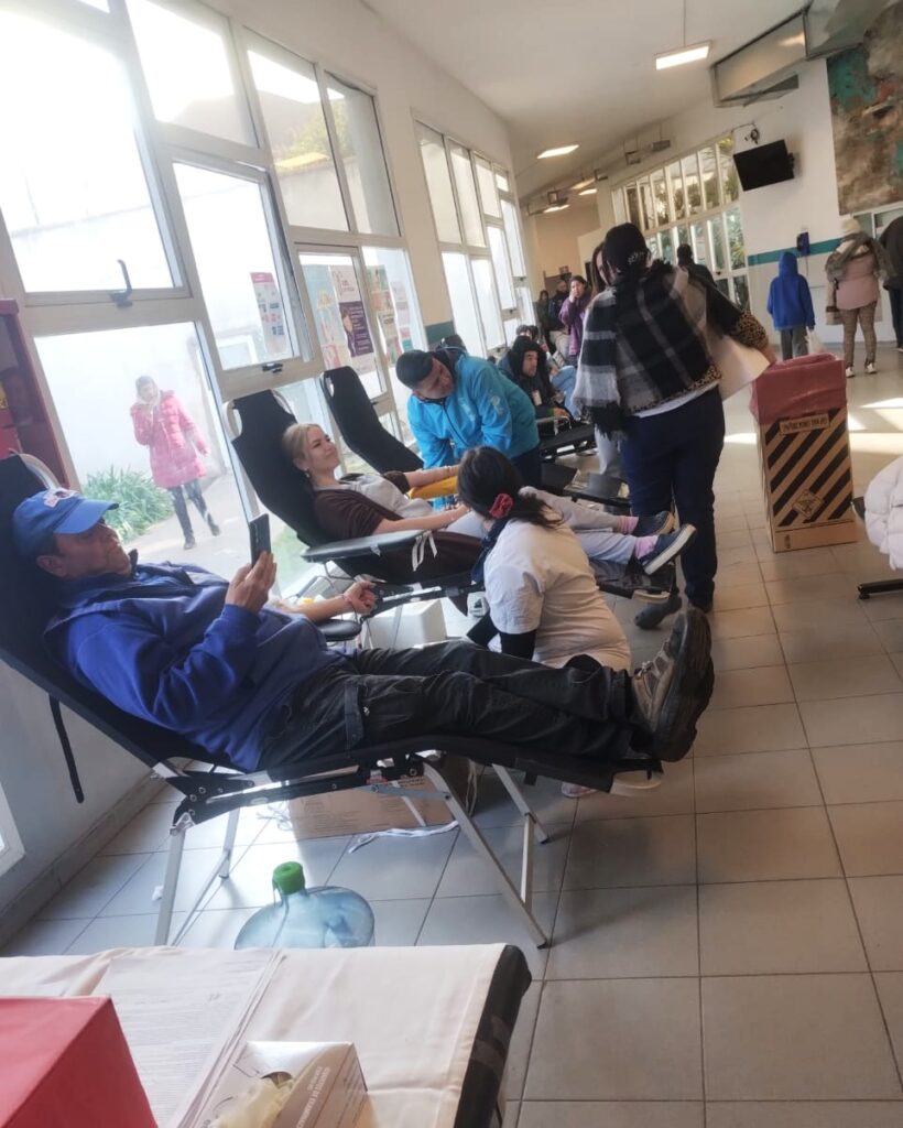 El 7 de Agosto llevamos a cabo una campaña de donación de sangre en el hall del Hospital Iriarte de Quilmes.